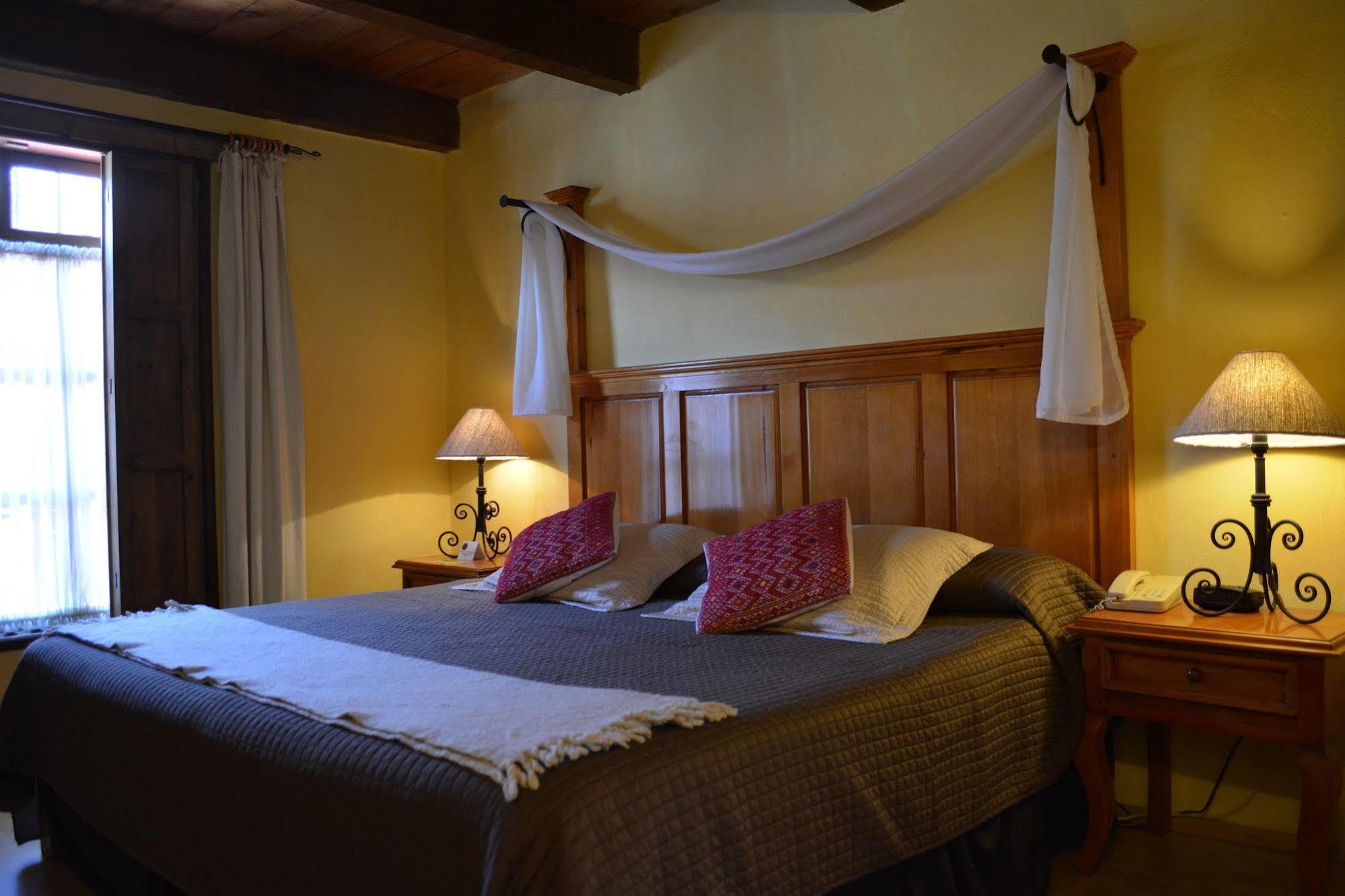 Hotel Casavieja Сан-Кристобаль-де-Ла-Касас Экстерьер фото